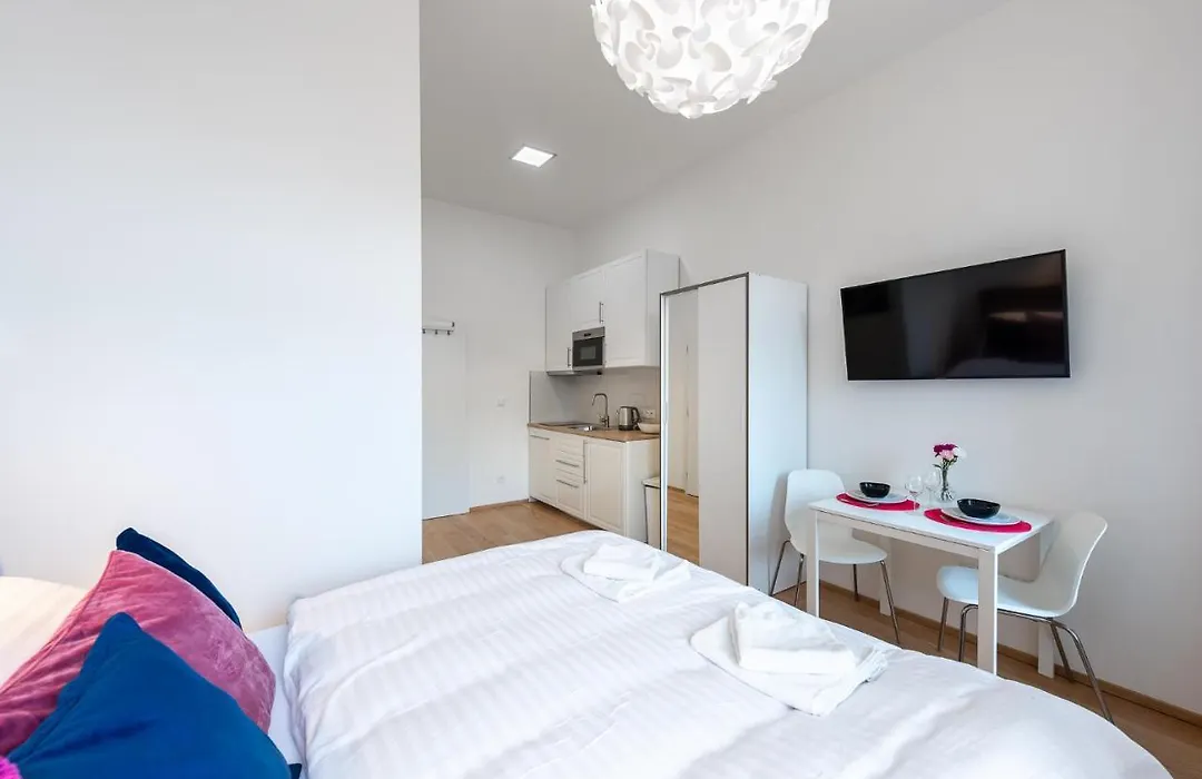 Tesnov Residence Apartments Near The Center - Easy Self Check In-1